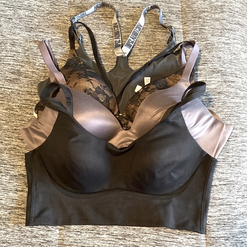 Wireless Lacey bra 34B, Wireless Semi Demi 36B, 1 Grey & 1 Black Sports bra 36B